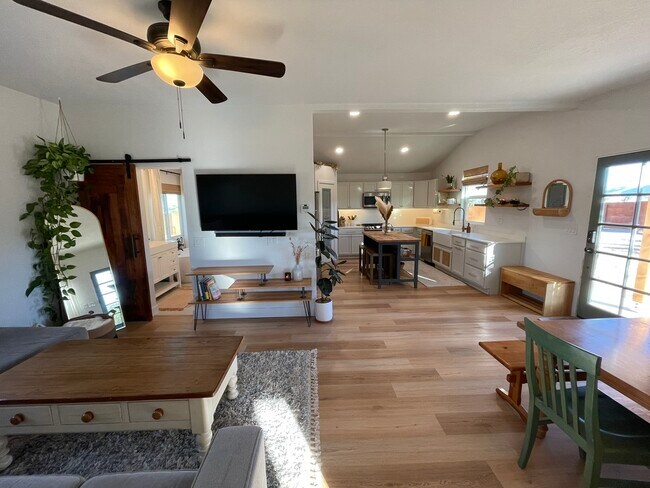 Building Photo - 58454 Buena Vista Dr