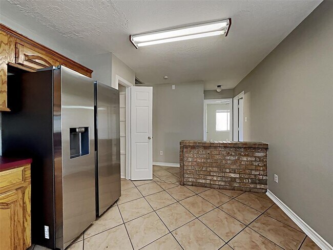 Building Photo - 13339 S Thorntree Dr