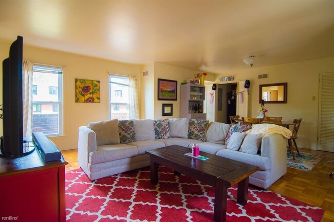 Building Photo - 1 br, 1 bath Apartment - 5310 Pembroke Place