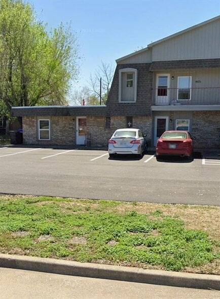 Building Photo - 2264 Donna Dr