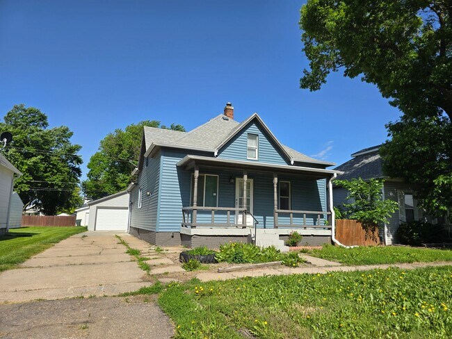 Building Photo - Charming Rental in Hastings, NE!