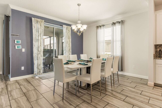 Building Photo - 4718 Kings Castle Cir