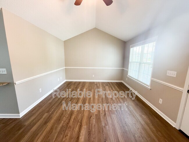 Foto del edificio - 805 Phillips Pointe Dr