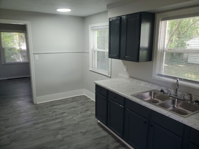 Building Photo - 1329 N Meade St