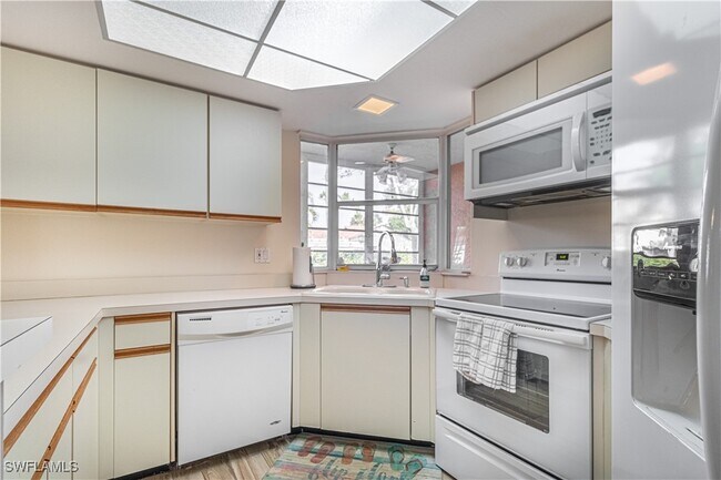 Foto del edificio - 13201 Oakmont Dr