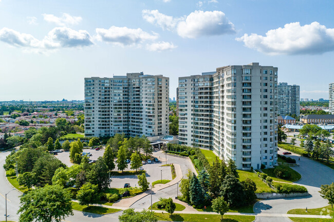 Building Photo - Optima On The Park