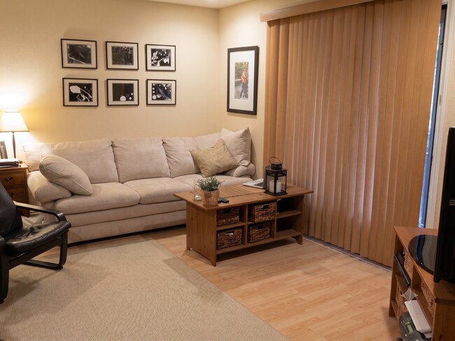 Foto del edificio - 8215 Jade Coast Rd