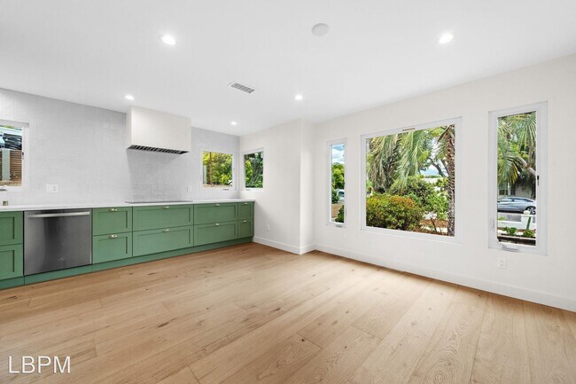 Building Photo - 3 br, 2 bath House - 1631 N Brighton St