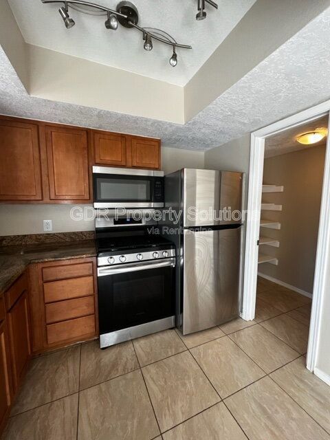 Foto del edificio - 700 Fruit Ave NW