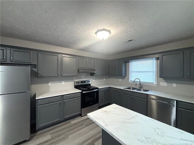 Building Photo - 2585 Gotts Ln