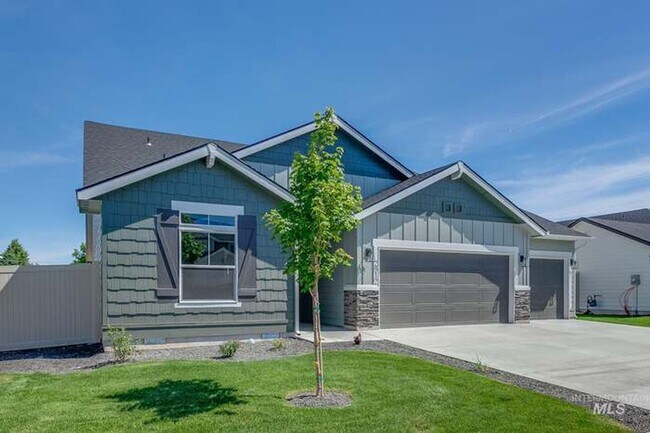 Building Photo - 4 Bed 2 Bath in Meridian with 3 Car Garage