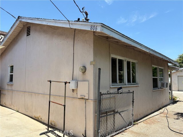 Foto del edificio - 806 S Chapel Ave