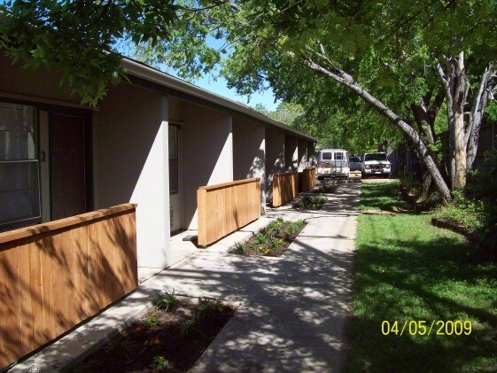 Foto del edificio - 406 N Oak St