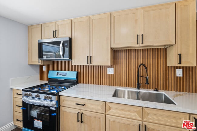 Building Photo - 4622 W 149th St