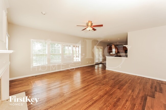 Building Photo - 2636 3 Wood Dr