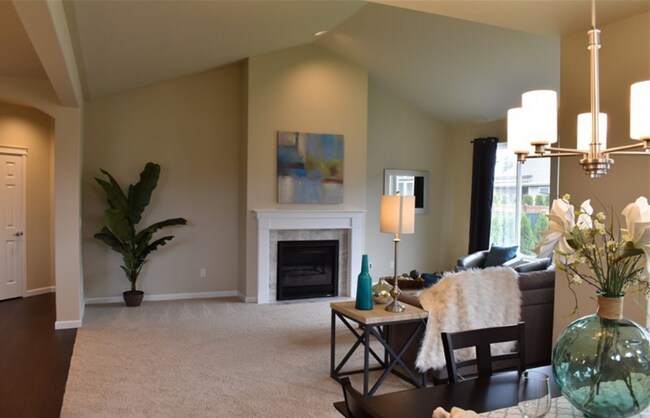Building Photo - Main floor master suite! 4 bedroom luxury ...