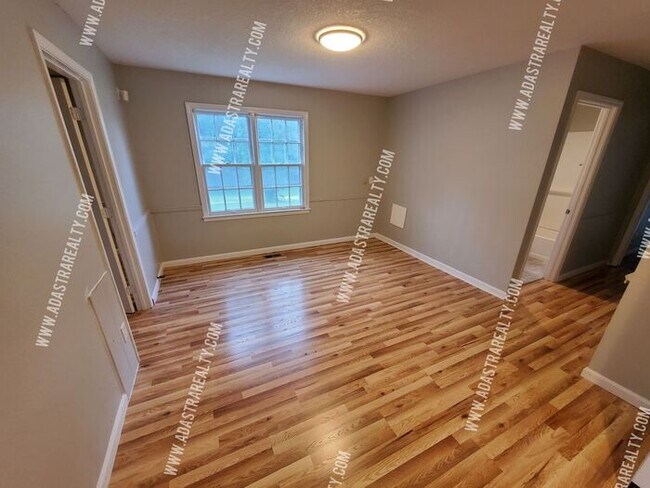 Foto del edificio - One of a Kind Raytown Apartment in Raytown...