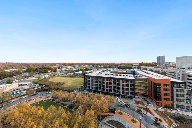 Building Photo - Wentworth Apartment Homes