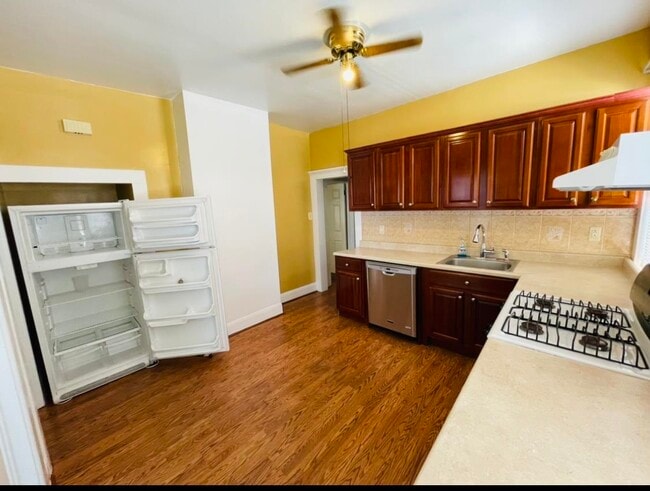 Building Photo - 252 Murray St