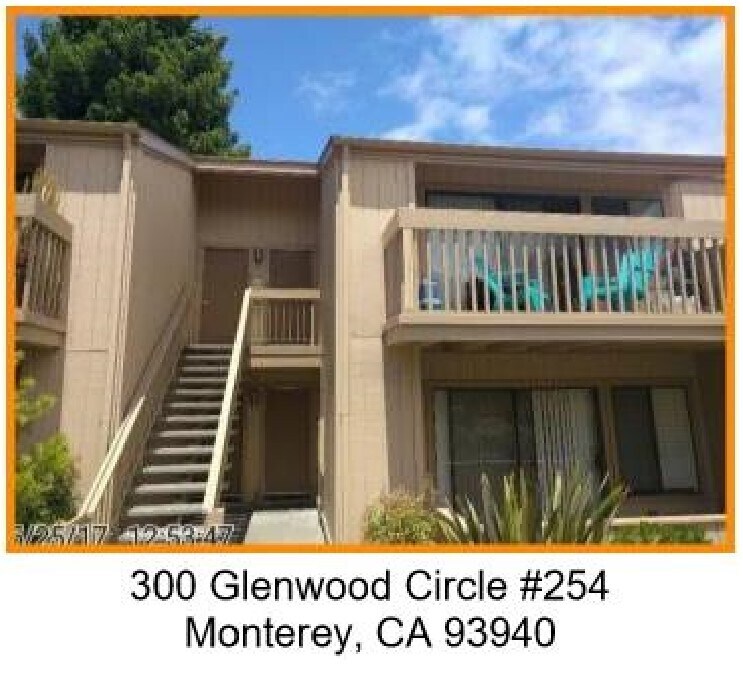 Upper unit exterior with balcony - 300 Glenwood Cir