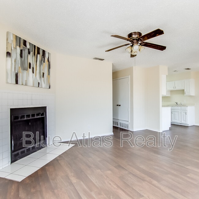 Building Photo - 8133 Foxfire Ln