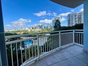 Building Photo - 2475 Brickell Ave