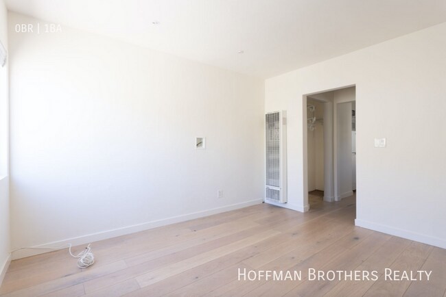 Building Photo - 1313 Ocean Front Walk Venice, CA 90291