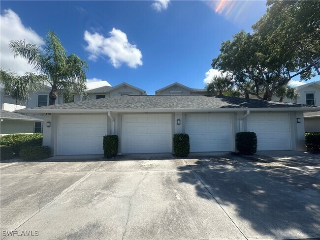 Foto del edificio - 1320 Charleston Square Dr