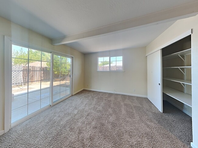 Building Photo - 2824 Stamm Dr