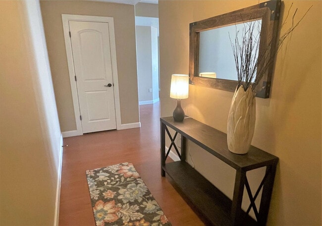 Foto del edificio - 606 W S Temple St