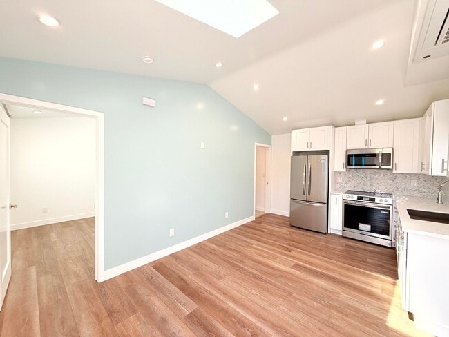 Foto del edificio - 10837 Fellows Ave