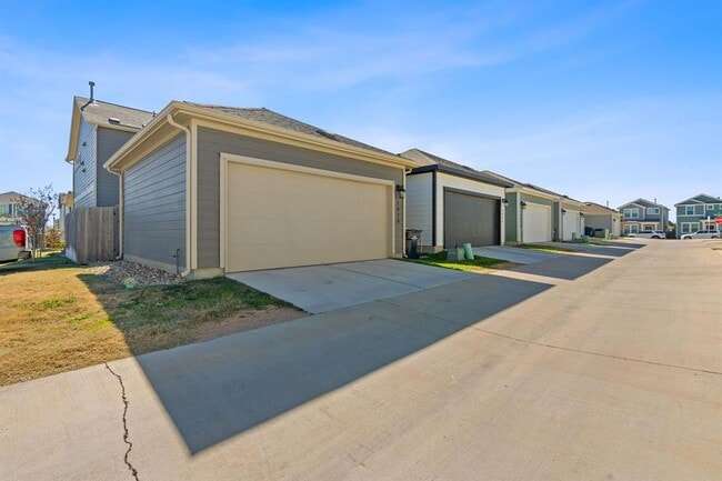 Building Photo - 1828 Arendale Dr