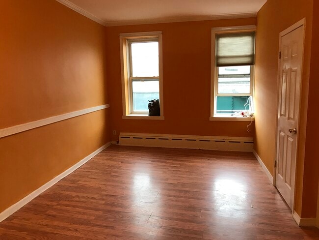 Foto del edificio - 9504 Jamaica Ave