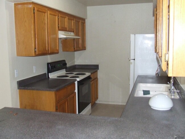 Foto del edificio - 2892-2827 S 27th Way