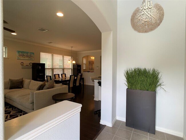 Foto del edificio - 536 S Greenville Ave
