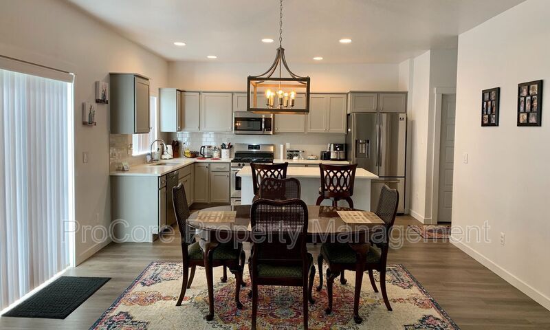 Foto principal - 4353 W Spring House Dr