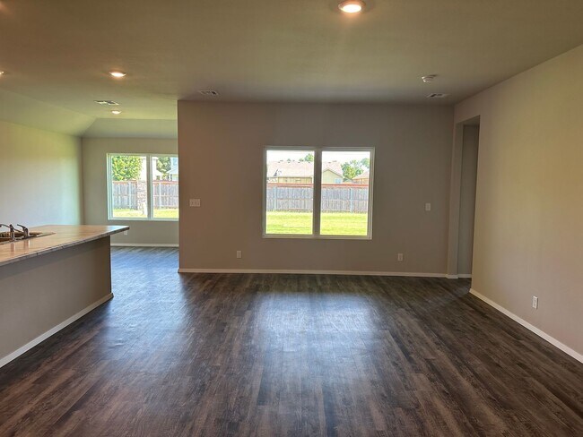 Building Photo - New contruction BIXBY
