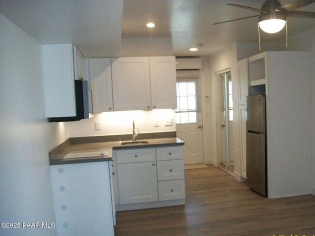 Building Photo - 5270 Diamond Dr