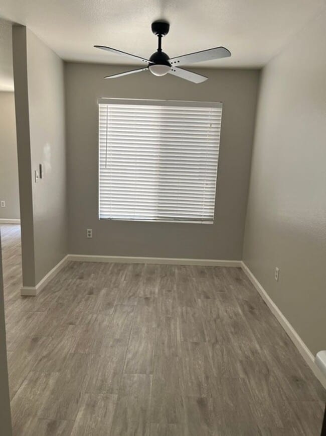 Building Photo - 3007 Brookside Dr
