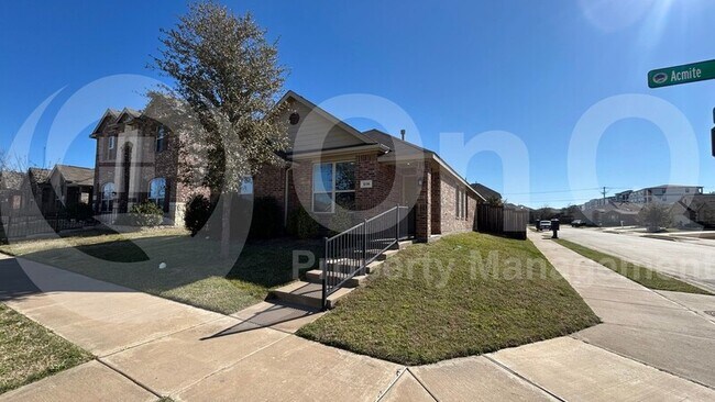 Foto del edificio - 1235 Acmite Ave