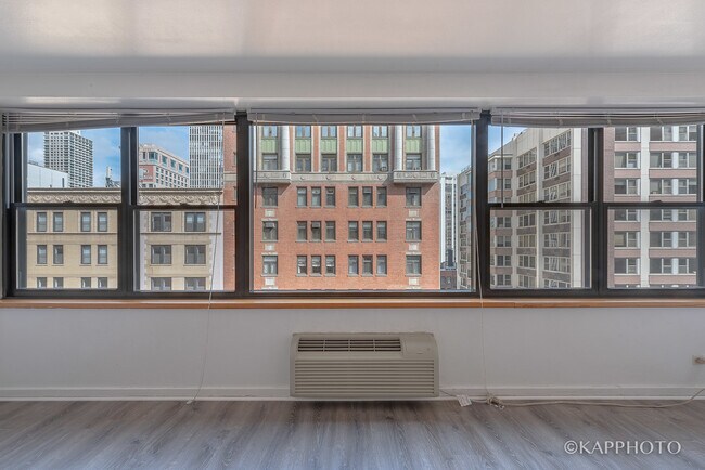 Building Photo - 850 N Dewitt Pl