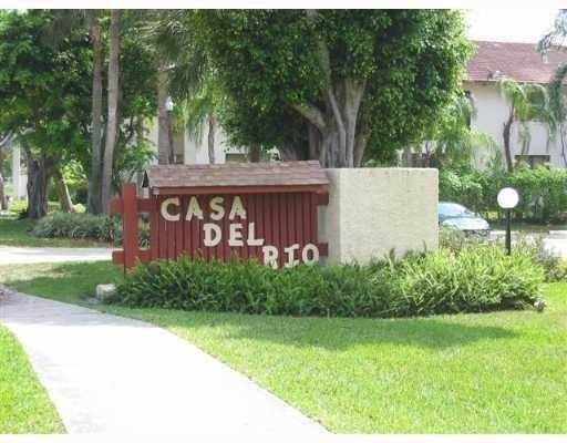 closest off campus housing to FAU - 470 NW 20th St