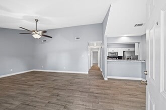 Building Photo - 8 Hideaway Dr