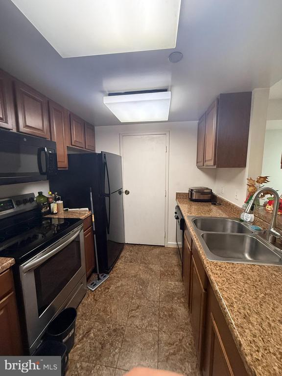 Building Photo - 1530 Key Blvd