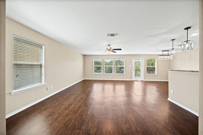 Foto del edificio - 3 Bedroom/2.5 Bath Park At Westcreek Subdi...