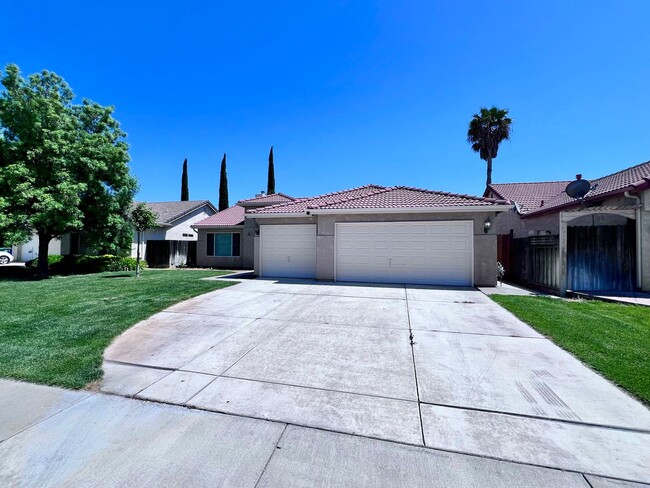 Building Photo - 654 Winery Ct