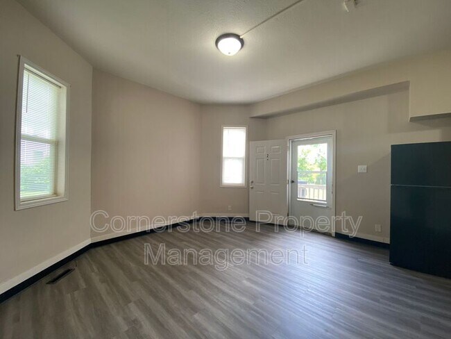 Building Photo - 1227 1st Ave N