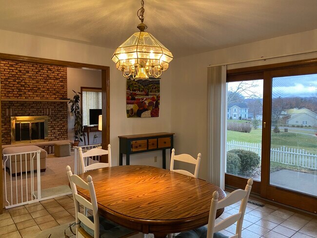 Foto del edificio - 150 Fairway Ct
