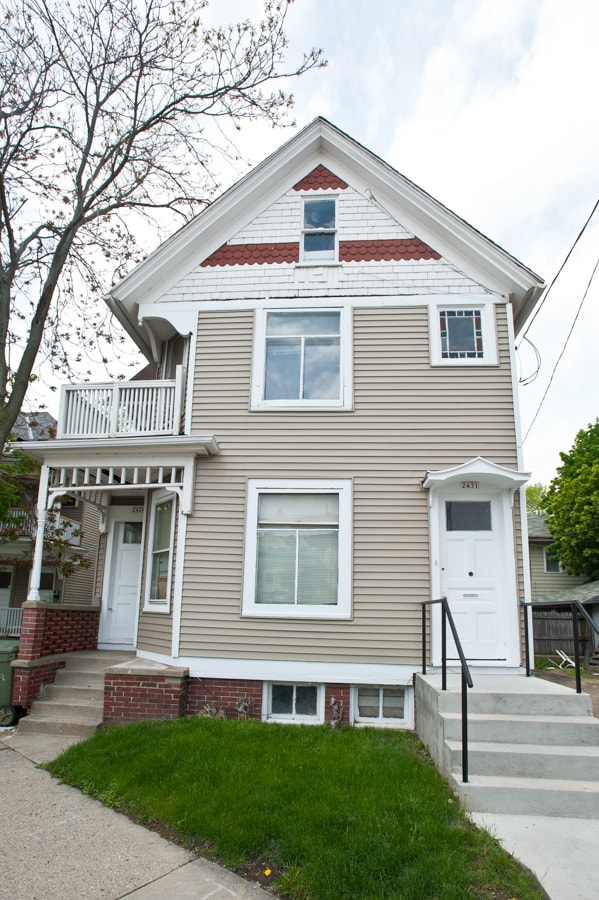 Building Photo - 2429 N Farwell Ave