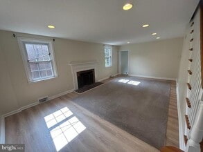 Building Photo - 1524 Knox Rd